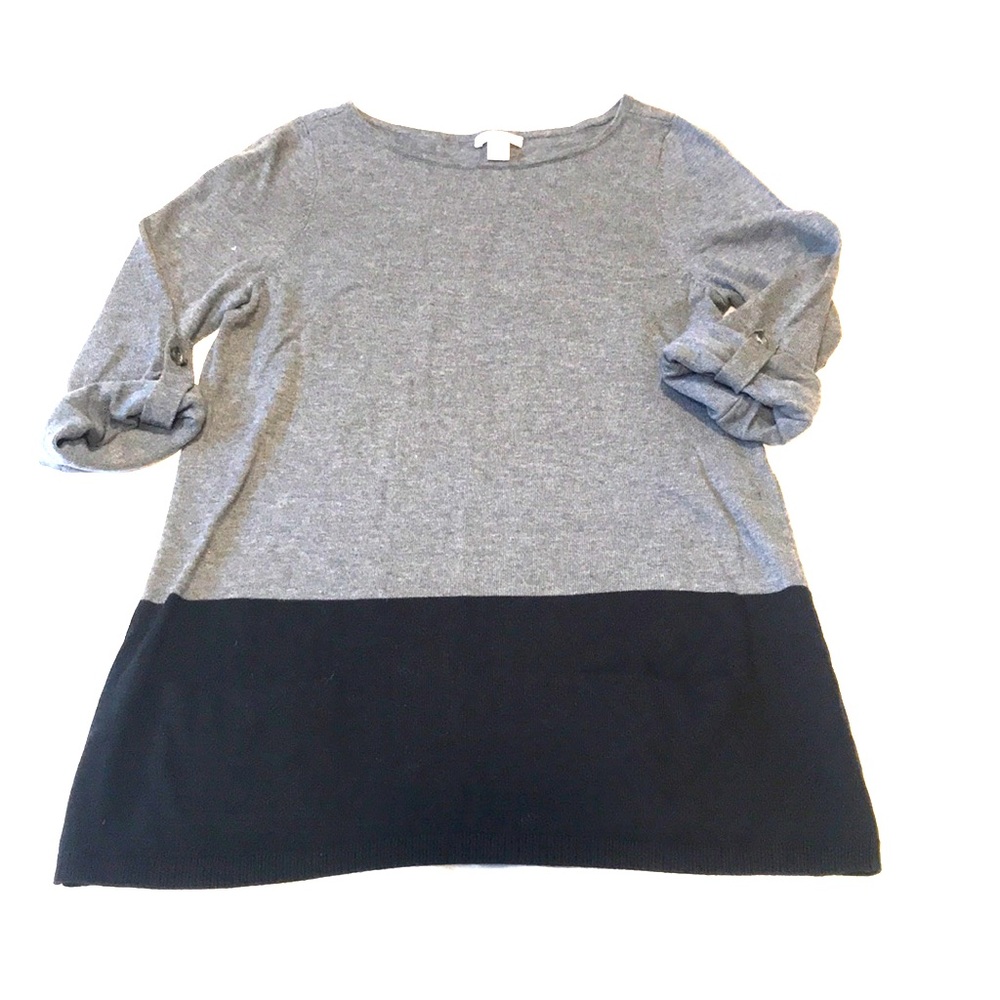 Black and gray sweater with mid length sleeves